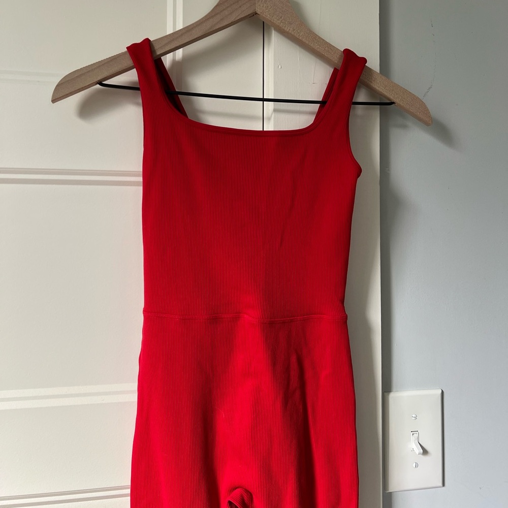 Set Active Red Jumpsuit - Picture 2 of 5